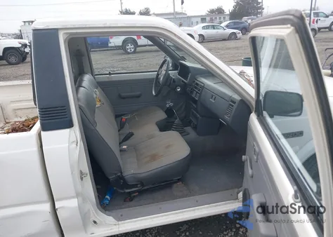 1988 Mazda B2200 Long Bed из США, поврежденный, VIN JM2UF2139J0302436